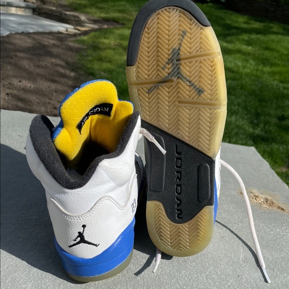 Air Jordan 5 Retro - Laney Size: 6Y - Picture 4 of 4